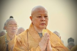 [TRỰC TUYẾN] Hòa thượng Thích Lệ Trang thuyết giảng về "Hạnh hiến tặng"