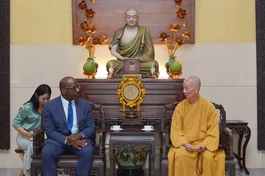 Đức Pháp chủ GHPGVN tiếp phái đoàn USCIRF chiều 18-5-2023