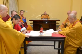 Lễ ký kết hợp tác giữa Học viện Phật giáo VN tại TP.HCM với Học viện Naropa Phật giáo Mông Cổ dưới sự chứng minh của Đức Pháp chủ GHPGVN - Ảnh: Bảo Toàn/BGN