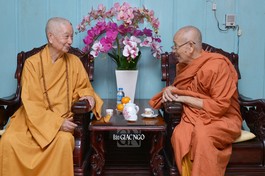Nhị vị Trưởng lão Pháp chủ và Phó Pháp chủ kiêm Giám luật Hội đồng Chứng minh đàm đạo trong tinh thần hoan hỷ tại tịnh xá Ngọc Minh, TP.Cần Thơ, ngày 20-6-2023 - Ảnh: Bảo Toàn/BGN
