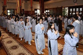 Hơn 200 bạn trẻ tham dự khóa tu