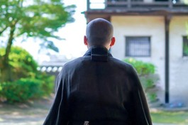 Nương tựa mình và nương tựa pháp