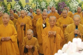 Phái đoàn Ban Trị sự GHPGVN TP.HCM viếng tang Ni sư Thích nữ Như Diệu