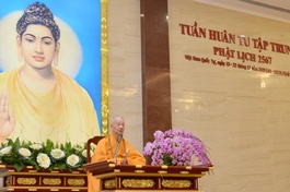 Sáng 14-12 (2-11-Quý Mão), Đức Pháp chủ GHPGVN - Trưởng lão Hòa thượng Thích Trí Quảng đã quang lâm Việt Nam Quốc Tự (Q.10, TP.HCM) và có thời giáo giới đến chư Tăng Ni trong Khóa huân tu tập trung và Bồi dưỡng trụ trì Phật lịch 2567 - Ảnh: Bảo Toàn