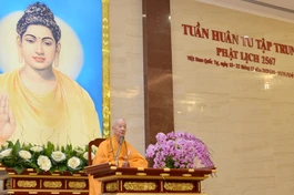 Sáng 14-12 (2-11-Quý Mão), Đức Pháp chủ GHPGVN - Trưởng lão Hòa thượng Thích Trí Quảng đã quang lâm Việt Nam Quốc Tự (Q.10, TP.HCM) và có thời giáo giới đến chư Tăng Ni trong Khóa huân tu tập trung và Bồi dưỡng trụ trì Phật lịch 2567 - Ảnh: Bảo Toàn