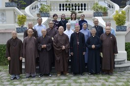 Chụp ảnh lưu niệm