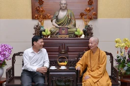 Phó Trưởng ban Dân vận T.Ư Đỗ Văn Phới với Đại lão Hòa thượng Thích Trí Quảng