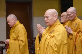 [Video] Trưởng lão Hòa thượng Chủ tịch và chư tôn đức Hội đồng Trị sự khánh tuế Đức Pháp chủ 