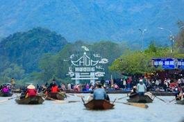 Trẩy hội và cầu nguyện đầu xuân là nhu cầu về tinh thần của đông đảo người dân, trong đó có đồng bào tín ngưỡng các tôn giáo - Ảnh chụp màn hình