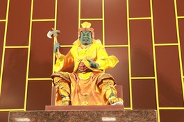 Tượng Giám trai sứ giả tại trai đường chùa Phổ Quang