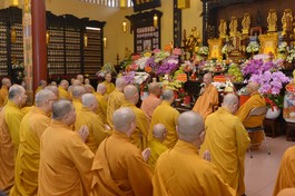 Đức Pháp chủ GHPGVN ôn lại hành trạng của Đại lão Hòa thượng Thích Thiện Hòa, khích lệ Tăng Ni noi gương sống, tu tập và phụng sự của ngài - Ảnh: Bảo Toàn/BGN