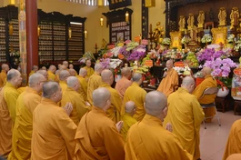 Đức Pháp chủ GHPGVN ôn lại hành trạng của Đại lão Hòa thượng Thích Thiện Hòa, khích lệ Tăng Ni noi gương sống, tu tập và phụng sự của ngài - Ảnh: Bảo Toàn/BGN