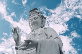 Học theo hạnh Ngài là lắng nghe với tánh giác thanh tịnh