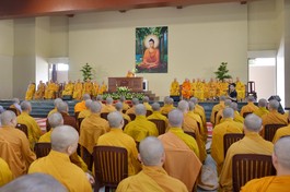 Hòa thượng Viện trưởng khai pháp mở đầu cho khóa huân tu - Ảnh: Bảo Toàn/BGN