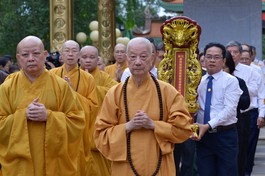 Cung thỉnh anh linh chư anh hùng, liệt sĩ, tiền nhân về Đền Bến Dược - Ảnh: Bảo Toàn/BGN