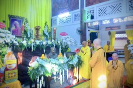 Đức Pháp chủ GHPGVN dâng hương tưởng niệm húy nhật Trưởng lão Hòa Thượng Thích Minh Châu 