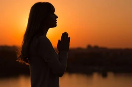 Hướng Phật với niềm tin chân thành - Ảnh minh họa