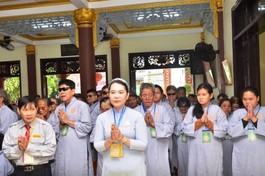 Chư tôn đức Tăng Ni tham dự khai mạc khóa tu Một ngày an lạc lần thứ VII 