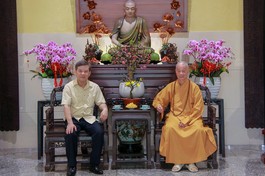 Đức Pháp chủ GHPGVN tiếp thân mật Bí thư Trung ương Đảng, Chánh án Tòa án Nhân dân Tối cao Lê Minh Trí đến thăm ngày mùng 3 Tết Ất Tỵ 2025 tại chùa Huê Nghiêm - Ảnh: Nguyện Truyền/BGN