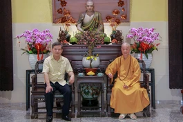 Đức Pháp chủ GHPGVN tiếp thân mật Bí thư Trung ương Đảng, Chánh án Tòa án Nhân dân Tối cao Lê Minh Trí đến thăm ngày mùng 3 Tết Ất Tỵ 2025 tại chùa Huê Nghiêm - Ảnh: Nguyện Truyền/BGN