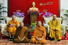 Hoà thượng Chủ tịch ICDV cùng phái đoàn tại Cảng hàng không Quốc tế Tân Sơn Nhất - Ảnh: TG