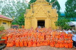 Trước tháp Cù Là tưởng niệm 4 vị sư Khmer hy sinh vì dân tộc 