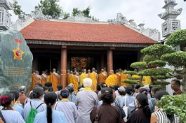 Chư Tăng Ni, Phật tử tham dự, cầu nguyện