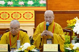 Trưởng lão Hòa thượng Thích Thiện Nhơn, Chủ tịch Hội đồng Trị sự GHPGVN phát biểu trong Hội nghị lần thứ 6 Ban Thường trực Hội đồng Trị sự GHPGVN (mở rộng) - Ảnh: Bảo Toàn/BGN