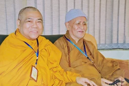 Hòa thượng Thích Giác Toàn và Trưởng lão Hòa thượng Thích Trí Tịnh tại Đại hội đại biểu Phật giáo toàn quốc lần thứ VIII - Ảnh tư liệu Báo Giác Ngộ