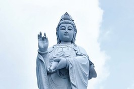 Tôn tượng Bồ-tát Quán Thế Âm tại Việt Nam Quốc Tự