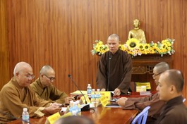 Đại đức Thích Nguyên Minh, Ủy viên Hội đồng Trị sự, Trưởng ban Trị sự GHPGVN tỉnh Đắk Lắk chủ trì phiên họp Ban Thường trực