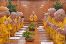 Đức Pháp chủ - Đại lão Hòa thượng Thích Trí Quảng chủ trì Hội nghị Ban Thường trực Hội đồng Chứng minh GHPGVN sáng 28-12-2025, diễn ra tại Văn phòng Đức Pháp chủ (Việt Nam Quốc Tự, TP.HCM) - Ảnh: Quảng Đạo/BGN