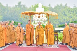 [Video] Lễ kỷ niệm Đức Thích Ca thành đạo, công bố ngày truyền thống Đạo tràng Pháp Hoa