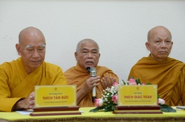 Hòa thượng Thích Giác Toàn hoan hỷ tán thán tinh thần phụng sự của quý tôn đức lãnh đạo Viện, các phân viện và các trung tâm trực thuộc - Ảnh: Bảo Toàn/BGN