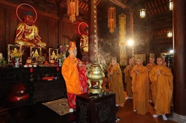 Hòa thượng Thích Lệ Trang bà chư Tăng trong nghi lễ thiền môn