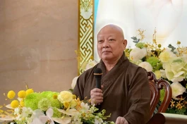 Hòa thượng Thích Lệ Trang và chư Tăng trong nghi lễ thiền môn