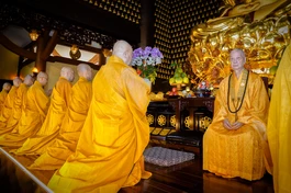 Chư Tăng khánh tuế Đức Pháp chủ ngày mùng 3 Tết Bính Ngọ - Ảnh: Nguyện Truyền/BGN