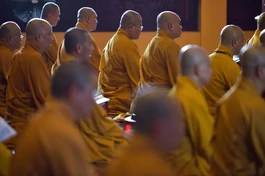 Tăng Ni hàng năm phải An cư ba tháng (Tiền An cư hoặc Hậu An cư) để thúc liễm thân tâm, trau dồi Giới - Định - Tuệ, giữ gìn quy củ tùng lâm, trang nghiêm Giáo hội, lợi lạc tự thân và lợi ích xã hội - Ảnh: BGN