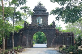 Tam quan Ni viện Diệu Viên