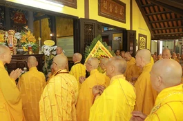 Chư vị giáo phẩm tưởng niệm Hòa thượng Thích Huệ Trí nhân tuần lâm Đại tường, tại Hương Nghiêm đường thuộc tổ đình Kim Tiên - Huế