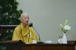 Đại lão Hòa thượng Thích Trí Quảng, Pháp chủ GHPGVN khai thị trong khóa tu Ngày an lạc kỳ 3 ở Học viện Phật giáo VN tại TP.HCM - Ảnh: Bảo Toàn/BGN