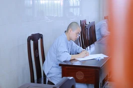 Có 282 Tăng, Ni dự thi tuyển sinh cử nhân Phật học khóa XXI - Học viện Phật giáo VN tại TP.HCM, ngày 18-8 - Ảnh: Giác Sự