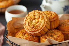 Nghĩ từ những chiếc bánh trung thu