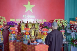 Ngoài thời gian các đoàn, cá nhân đến lễ, chưa Tăng chùa Định Thành theo sự chỉ định của Hòa thượng Trưởng ban Trị sự GHPGVN TP.HCM đảm trách việc chăm sóc, cúng cơm hàng ngày 2 lần vào buổi trưa và buổi chiều - Ảnh: Quảng Đạo/BGN