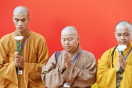 Những khoảnh khắc thiêng liêng và xúc động đưa tiễn hài cốt các liệt sĩ quy tập ở Công viên Lê Thị Riêng