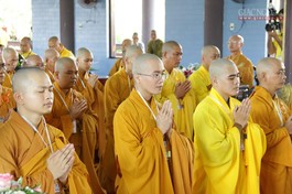 Giới tử chí thành phát nguyện thọ Bồ-tát giới