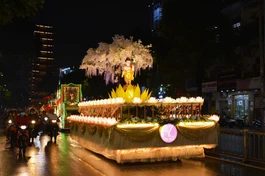 Xe hoa Báo Giác Ngộ được tuyên dương là 1 trong 4 xe thiết trí ấn tượng, sáng tạo