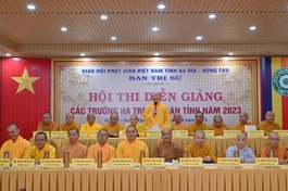 Thượng tọa Thích Thiện Thuận, Chánh Chủ khảo nhận xét về phần thi của các thí sinh 