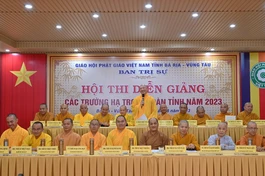 Thượng tọa Thích Thiện Thuận, Chánh Chủ khảo nhận xét về phần thi của các thí sinh 