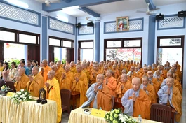 Chư Tăng Ni hành giả an cư tại các trường hạ thuộc TP.Vũng Tàu tham dự lễ tạ pháp - Ảnh: Tịnh Mạnh